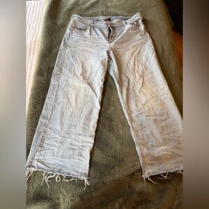 American Eagle Outfitters Low rise Wide-Leg raw Hem Jeans